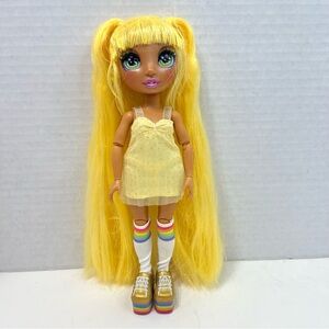RAINBOW HIGH Doll Sunny Madison series 1 doll toys